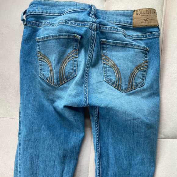 Hollister ripped jeans - Picture 3 of 3